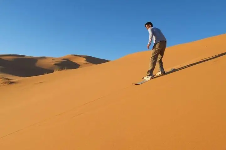 Tramonto 4x4 sandboarding a Merzouga – La salita prima della discesa